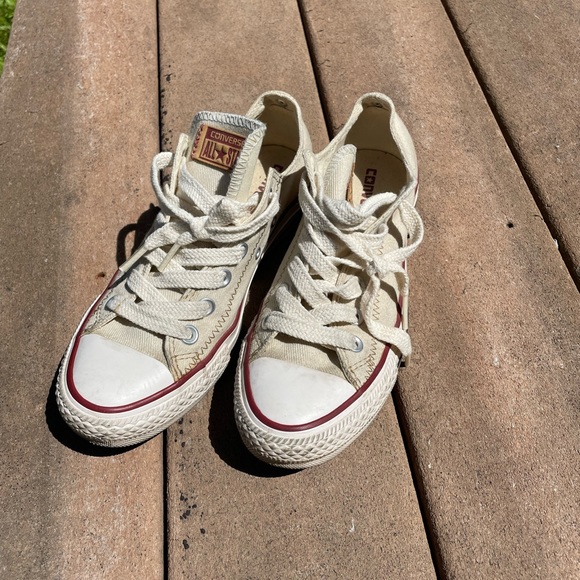 Low Top Converse All Stars in Natural Ivory - Picture 1 of 4